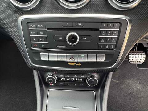 Mercedes-Benz A Class 2.0 A45 AMG (Premium) SpdS DCT 4MATIC Euro 6 (s/s) 5dr - U10002606