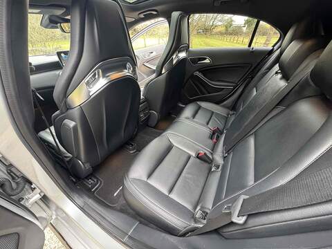 Mercedes-Benz A Class 2.0 A45 AMG (Premium) SpdS DCT 4MATIC Euro 6 (s/s) 5dr - U10002606