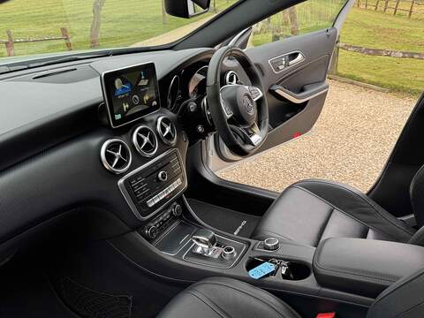 Mercedes-Benz A Class 2.0 A45 AMG (Premium) SpdS DCT 4MATIC Euro 6 (s/s) 5dr - U10002606