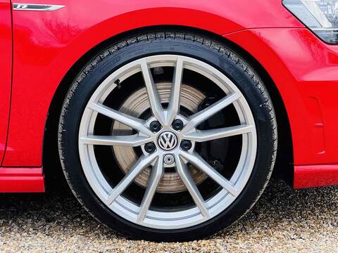 Volkswagen Golf TSI BlueMotion Tech R - U10002609