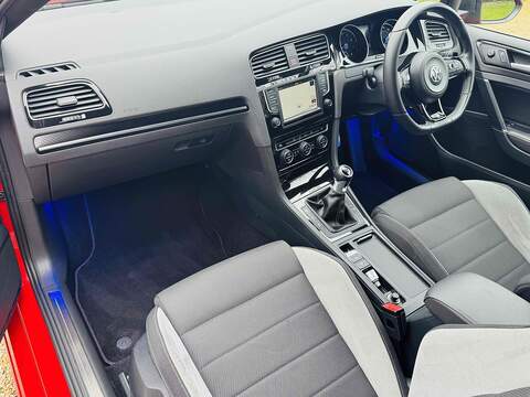 Volkswagen Golf TSI BlueMotion Tech R - U10002609