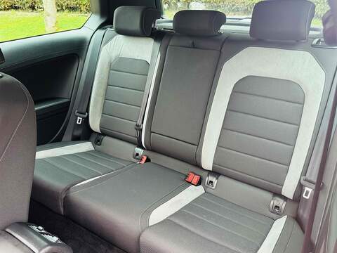 Volkswagen Golf TSI BlueMotion Tech R - U10002609