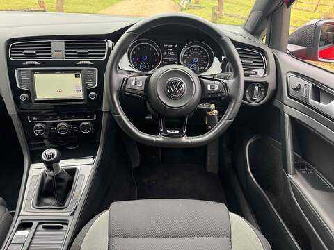 Volkswagen Golf TSI BlueMotion Tech R - U10002609