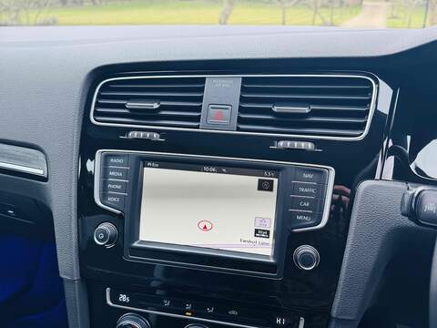 Volkswagen Golf TSI BlueMotion Tech R - U10002609