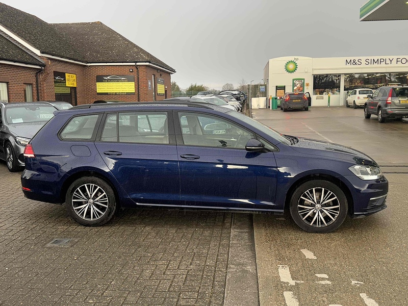Volkswagen Golf TSI SE - U10002613
