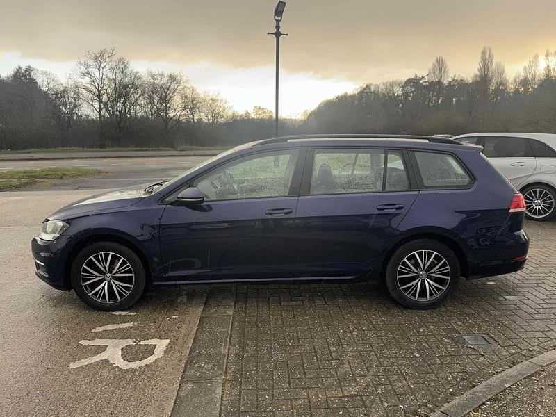 Volkswagen Golf TSI SE - U10002613