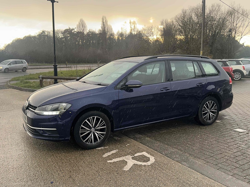 Volkswagen Golf TSI SE - U10002613