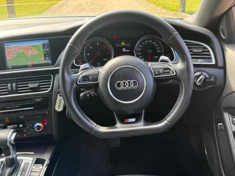 Audi A5 TDI Black Edition Plus - U10002628