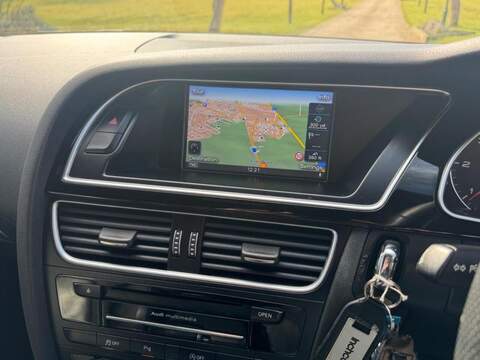 Audi A5 TDI Black Edition Plus - U10002628