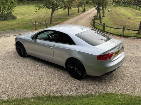 Audi A5 TDI Black Edition Plus - U10002628
