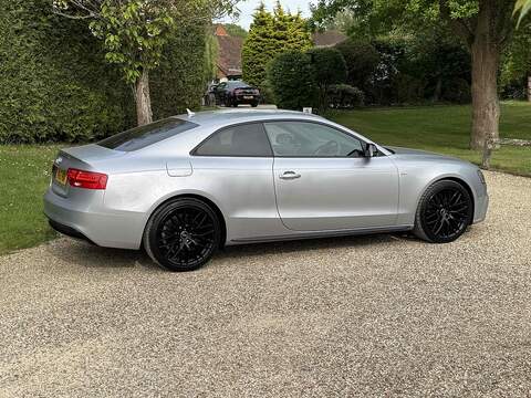 Audi A5 TDI Black Edition Plus - U10002628