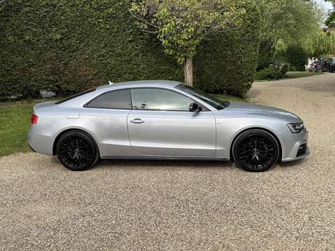 Audi A5 TDI Black Edition Plus - U10002628
