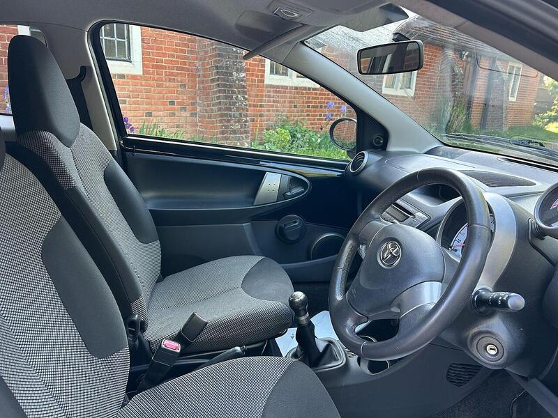Toyota AYGO AYGO 1.0 VVT-i Mode Euro 5 3dr - U10002632