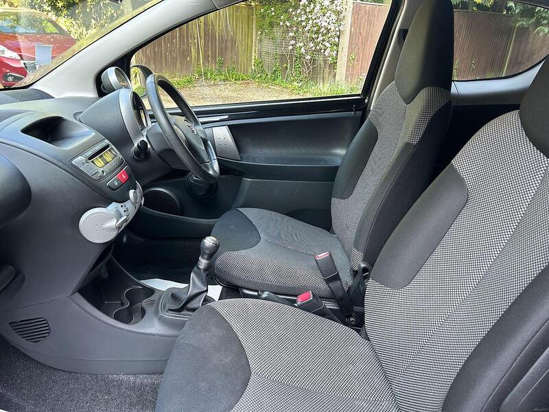 Toyota AYGO AYGO 1.0 VVT-i Mode Euro 5 3dr - U10002632