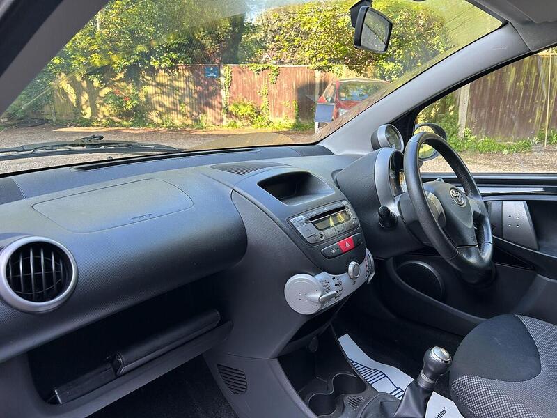 Toyota AYGO AYGO 1.0 VVT-i Mode Euro 5 3dr - U10002632