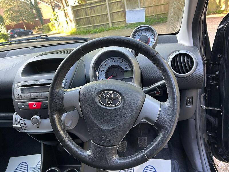Toyota AYGO AYGO 1.0 VVT-i Mode Euro 5 3dr - U10002632
