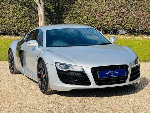 Audi R8 R8 5.2 FSI V10 R Tronic quattro Euro 5 2dr - U10002634