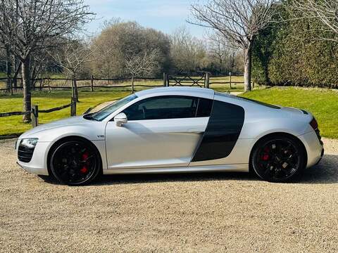 Audi R8 R8 5.2 FSI V10 R Tronic quattro Euro 5 2dr - U10002634
