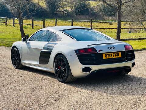 Audi R8 R8 5.2 FSI V10 R Tronic quattro Euro 5 2dr - U10002634