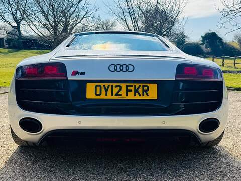 Audi R8 R8 5.2 FSI V10 R Tronic quattro Euro 5 2dr - U10002634