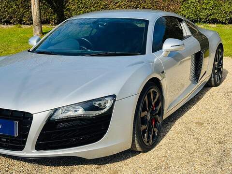 Audi R8 R8 5.2 FSI V10 R Tronic quattro Euro 5 2dr - U10002634