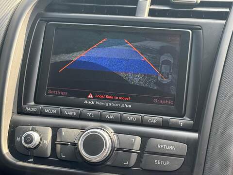 Audi R8 R8 5.2 FSI V10 R Tronic quattro Euro 5 2dr - U10002634