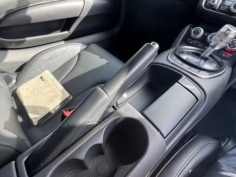 Audi R8 R8 5.2 FSI V10 R Tronic quattro Euro 5 2dr - U10002634