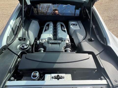 Audi R8 R8 5.2 FSI V10 R Tronic quattro Euro 5 2dr - U10002634