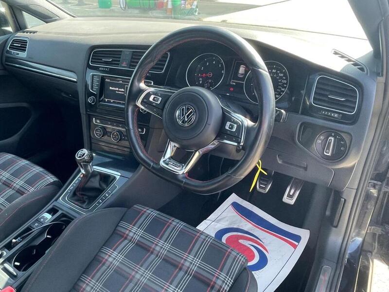 Volkswagen Golf TSI BlueMotion Tech GTI - U10002656