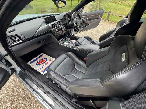 BMW M4 BiTurbo - U10002659