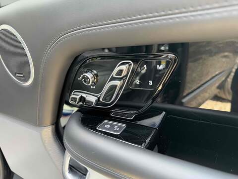 Land Rover Range Rover Range Rover 3.0 SD V6 Vogue SE Auto 4WD Euro 6 (s/s) 5dr - U10002670