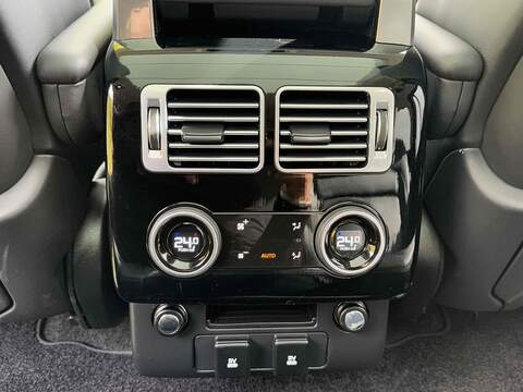 Land Rover Range Rover Range Rover 3.0 SD V6 Vogue SE Auto 4WD Euro 6 (s/s) 5dr - U10002670