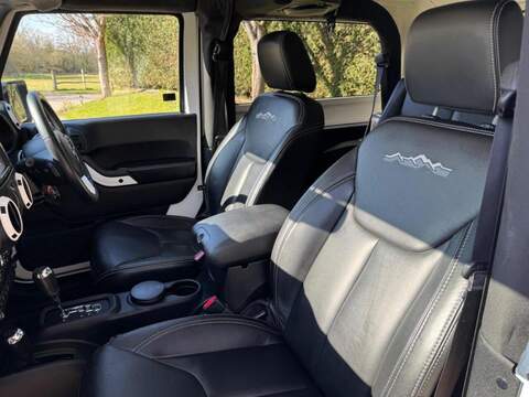 Jeep Wrangler CRD Overland - U10002673