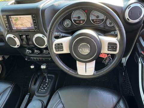 Jeep Wrangler CRD Overland - U10002673