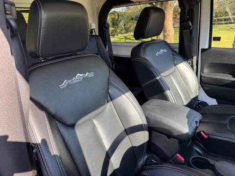 Jeep Wrangler CRD Overland - U10002673