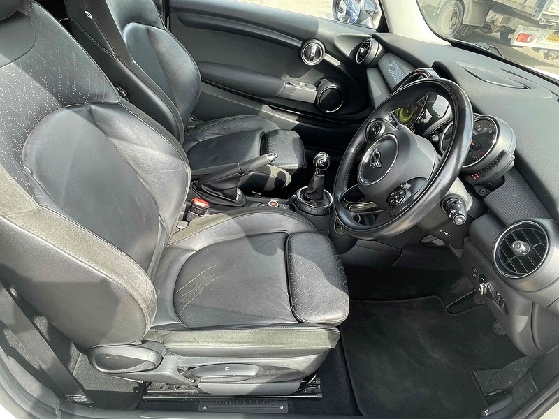 MINI Hatch Cooper - U10002703