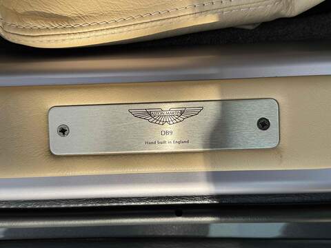 Aston Martin DB9 DB9 6.0 V12 T-TronicII Euro 6 2dr - U10002707