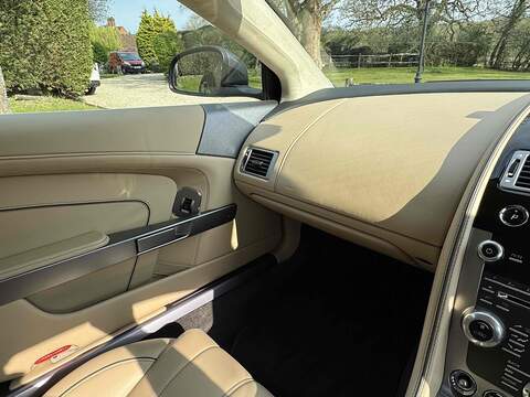 Aston Martin DB9 DB9 6.0 V12 T-TronicII Euro 6 2dr - U10002707