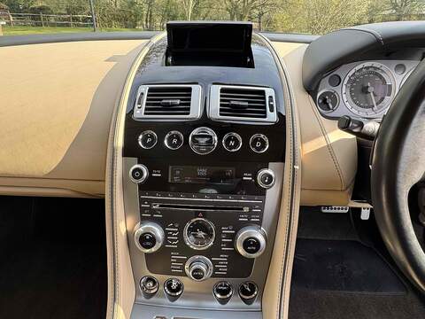 Aston Martin DB9 DB9 6.0 V12 T-TronicII Euro 6 2dr - U10002707