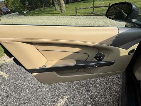 Aston Martin DB9 DB9 6.0 V12 T-TronicII Euro 6 2dr - U10002707