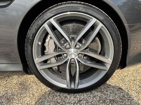 Aston Martin DB9 DB9 6.0 V12 T-TronicII Euro 6 2dr - U10002707