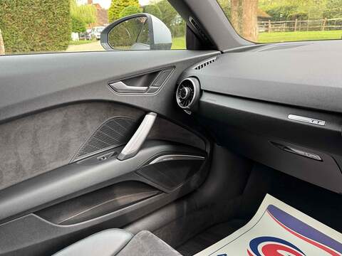 Audi TT TFSI S line - U10002715