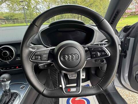 Audi TT TFSI S line - U10002715