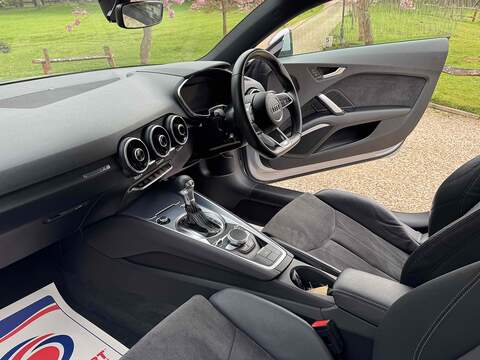 Audi TT TFSI S line - U10002715