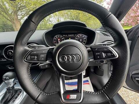 Audi TT TFSI S line - U10002715