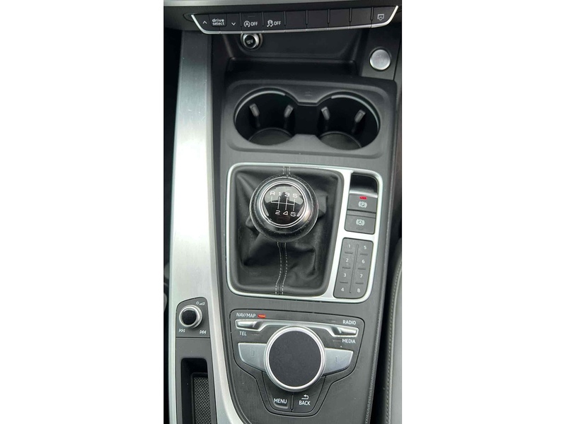 Audi A4 Avant TFSI S line - U10002726