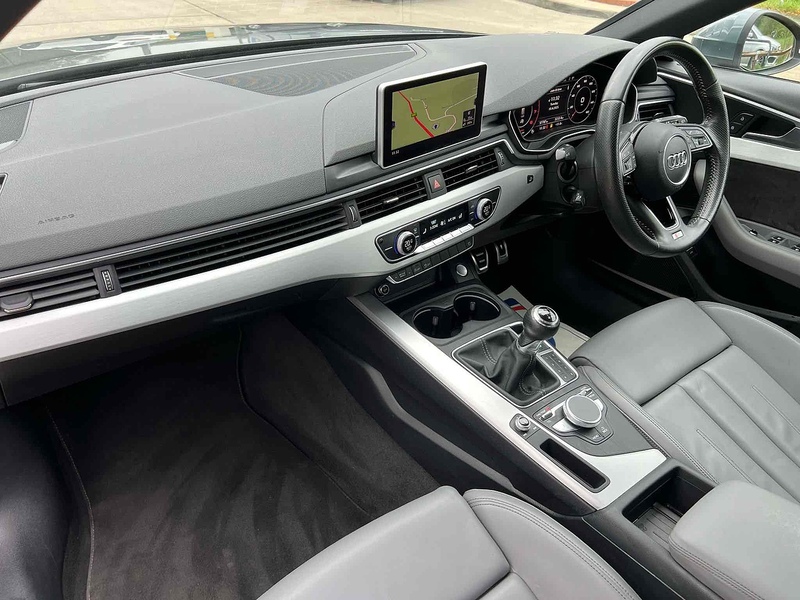 Audi A4 Avant TFSI S line - U10002726