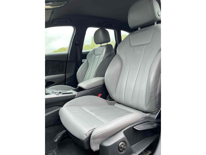 Audi A4 Avant TFSI S line - U10002726