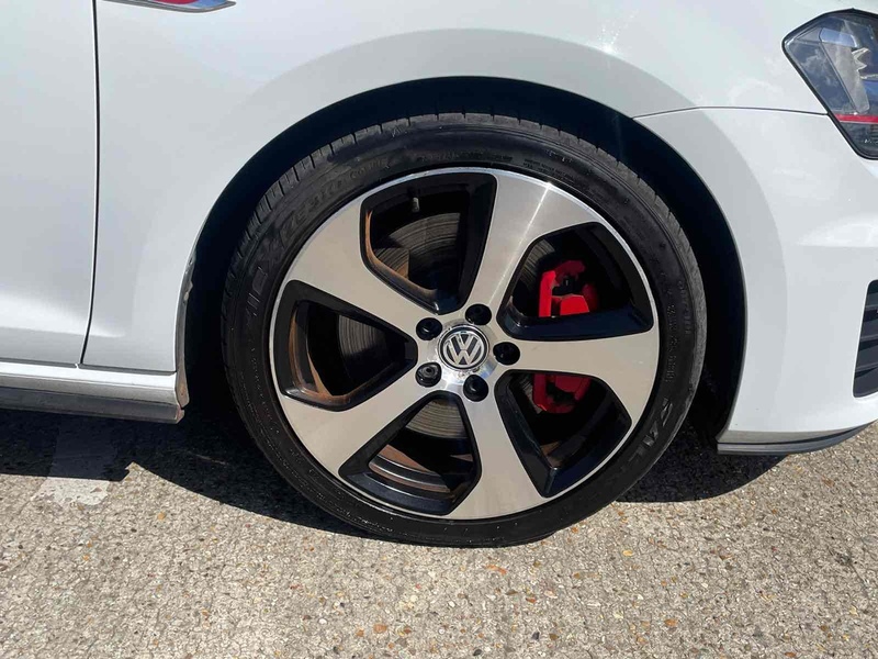 Volkswagen Golf TSI BlueMotion Tech GTI Performance - U10002730