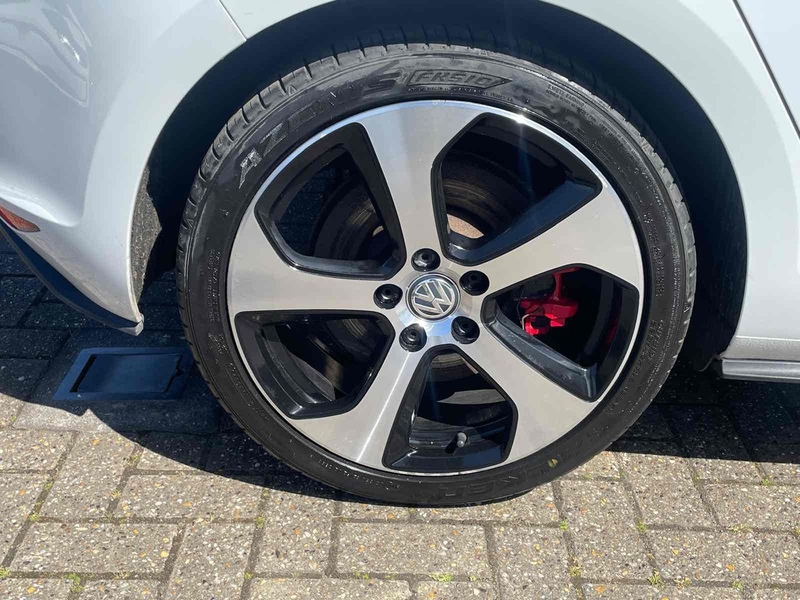 Volkswagen Golf TSI BlueMotion Tech GTI Performance - U10002730